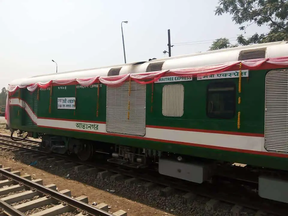 dhaka to kolkata train schedule